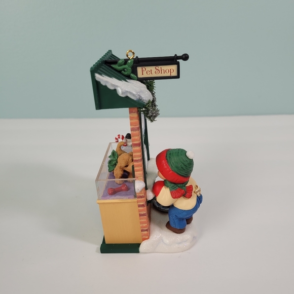 Hallmark Keepsake Pet Shop Ornament Christmas Windows KOC Club 2005 3rd #3 VTG - Picture 5 of 11